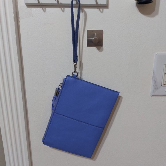 I.N.C. INTERNATIONAL CONCEPTS Molyy Party Pouch Wristlet Pretty Peri Blue - Picture 1 of 8